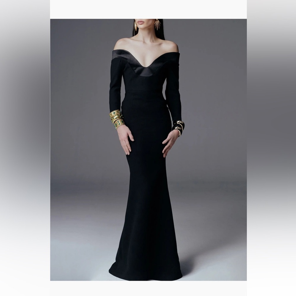 The New Arrivals Ilkyaz Ozel 
Elegant Black Off-Shoulder Evening Gown